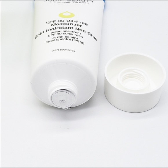 SPF 30 Oil-Free Moisturizer by juice Beauty - Picture 2 of 2